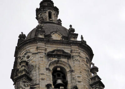 Torre campanario octogonal