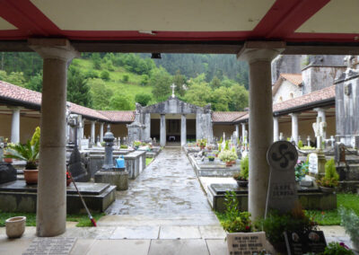 El cementerio de Xemein fue construido en 1851 con trazas de Mariano de Lascurain y declarado monumento en 2004