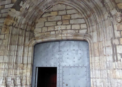 Puerta de acceso al templo